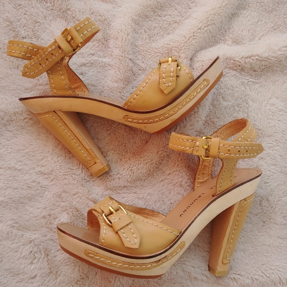 Chinese Laundry Shoes - Chinese Laundry wooden leather heels